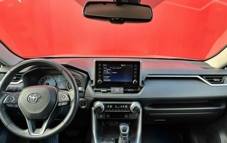 Toyota RAV4, 2021 год, 3 150 000 рублей, 12 фотография