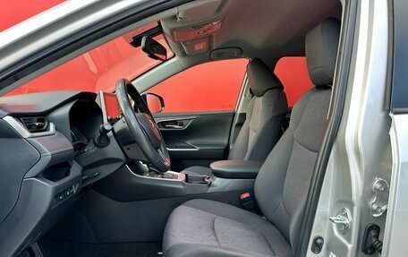 Toyota RAV4, 2021 год, 3 150 000 рублей, 13 фотография