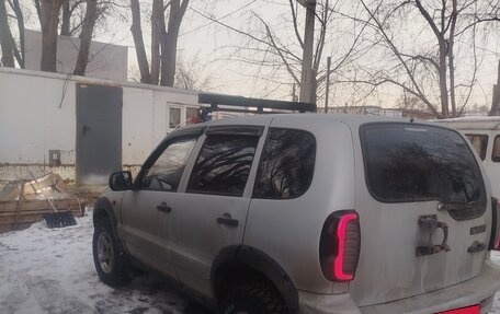 Chevrolet Niva I рестайлинг, 2003 год, 470 000 рублей, 2 фотография