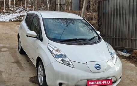 Nissan Leaf I, 2015 год, 610 000 рублей, 2 фотография
