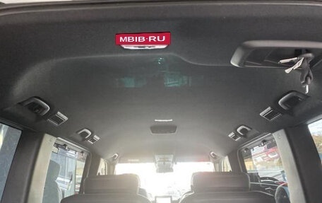 Honda Stepwgn, 2022 год, 1 960 000 рублей, 7 фотография