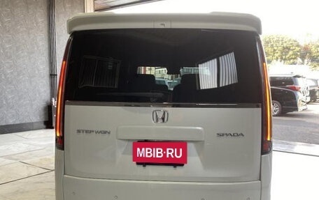 Honda Stepwgn, 2022 год, 1 960 000 рублей, 3 фотография