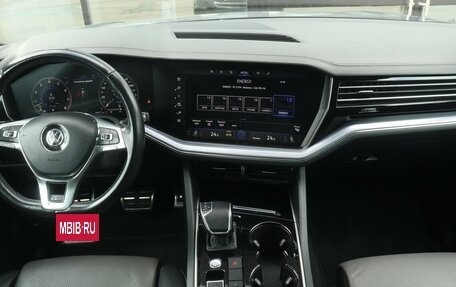 Volkswagen Touareg III, 2019 год, 4 714 000 рублей, 7 фотография