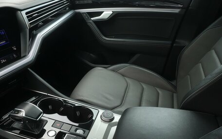 Volkswagen Touareg III, 2019 год, 4 714 000 рублей, 17 фотография