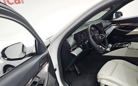 BMW 5 серия, 2025 год, 6 920 000 рублей, 9 фотография
