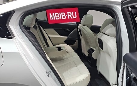 BMW 5 серия, 2025 год, 6 920 000 рублей, 10 фотография