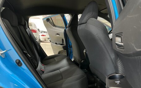 Toyota C-HR I рестайлинг, 2019 год, 2 180 000 рублей, 16 фотография