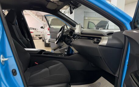 Toyota C-HR I рестайлинг, 2019 год, 2 180 000 рублей, 17 фотография