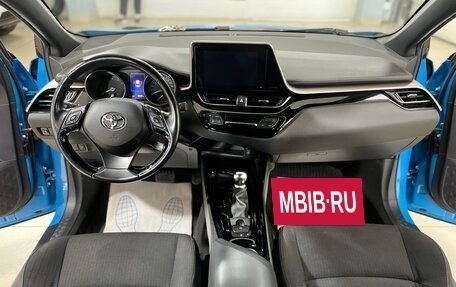 Toyota C-HR I рестайлинг, 2019 год, 2 180 000 рублей, 20 фотография