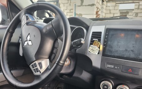 Mitsubishi Outlander III рестайлинг 3, 2007 год, 1 090 000 рублей, 13 фотография
