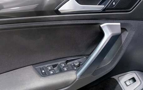 Volkswagen Tiguan II, 2019 год, 2 179 900 рублей, 10 фотография