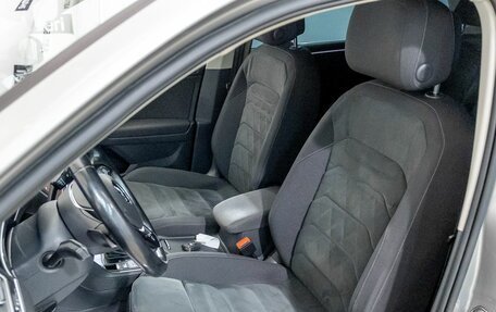 Volkswagen Tiguan II, 2019 год, 2 179 900 рублей, 9 фотография