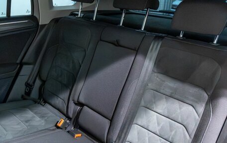 Volkswagen Tiguan II, 2019 год, 2 179 900 рублей, 27 фотография