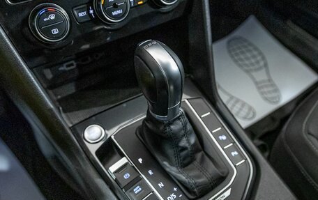 Volkswagen Tiguan II, 2019 год, 2 179 900 рублей, 23 фотография