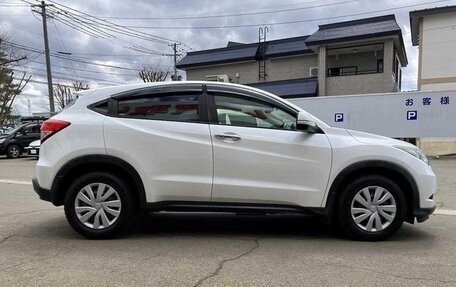 Honda Vezel, 2016 год, 1 290 000 рублей, 8 фотография