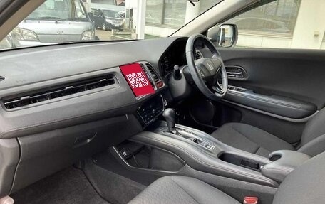 Honda Vezel, 2016 год, 1 290 000 рублей, 13 фотография