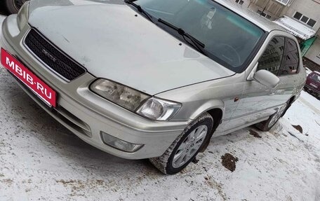 Toyota Camry, 2001 год, 380 000 рублей, 8 фотография