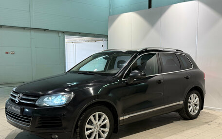 Volkswagen Touareg III, 2011 год, 1 800 000 рублей, 2 фотография