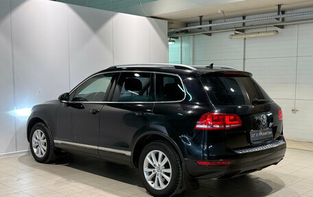Volkswagen Touareg III, 2011 год, 1 800 000 рублей, 3 фотография