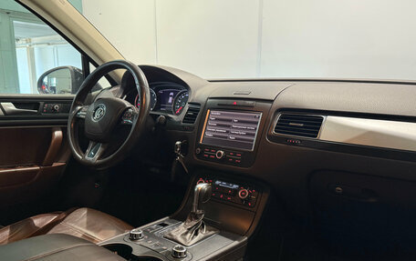 Volkswagen Touareg III, 2011 год, 1 800 000 рублей, 6 фотография