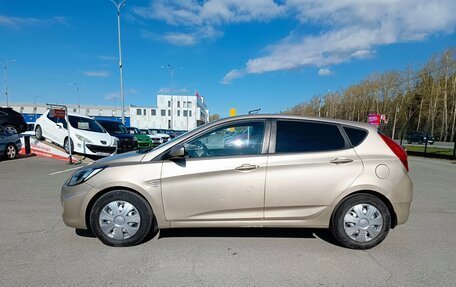 Hyundai Solaris II рестайлинг, 2011 год, 735 000 рублей, 3 фотография