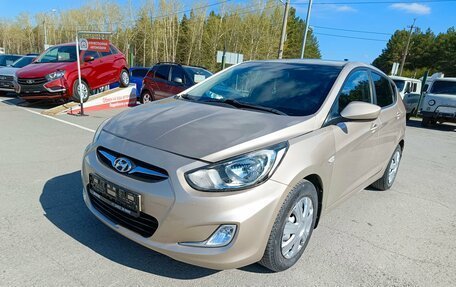 Hyundai Solaris II рестайлинг, 2011 год, 735 000 рублей, 2 фотография