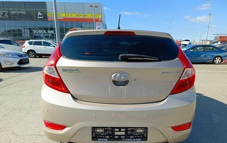 Hyundai Solaris II рестайлинг, 2011 год, 735 000 рублей, 5 фотография