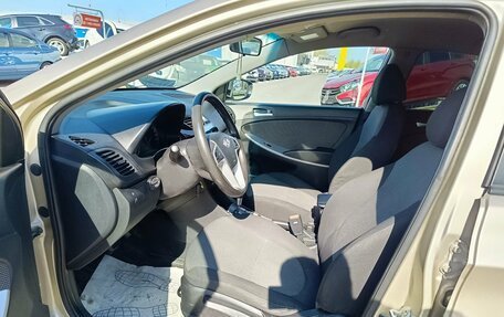 Hyundai Solaris II рестайлинг, 2011 год, 735 000 рублей, 8 фотография