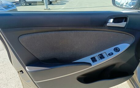 Hyundai Solaris II рестайлинг, 2011 год, 735 000 рублей, 9 фотография