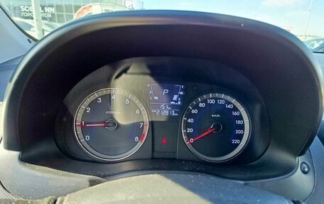 Hyundai Solaris II рестайлинг, 2011 год, 735 000 рублей, 15 фотография