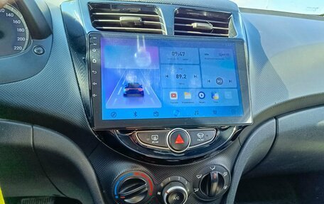 Hyundai Solaris II рестайлинг, 2011 год, 735 000 рублей, 16 фотография