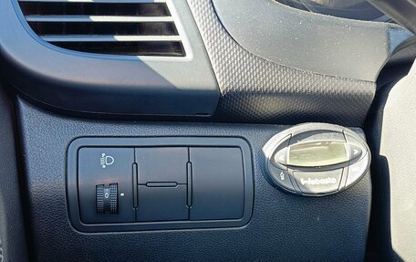 Hyundai Solaris II рестайлинг, 2011 год, 735 000 рублей, 19 фотография