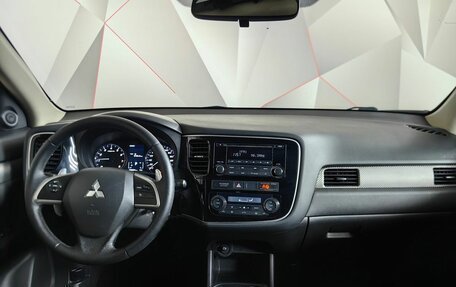 Mitsubishi Outlander III рестайлинг 3, 2013 год, 1 215 000 рублей, 15 фотография