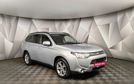 Mitsubishi Outlander III рестайлинг 3, 2013 год, 1 215 000 рублей, 3 фотография