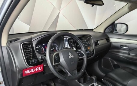 Mitsubishi Outlander III рестайлинг 3, 2013 год, 1 215 000 рублей, 19 фотография