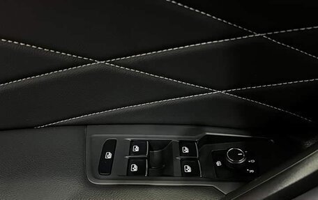 Volkswagen Tiguan II, 2021 год, 2 180 000 рублей, 21 фотография