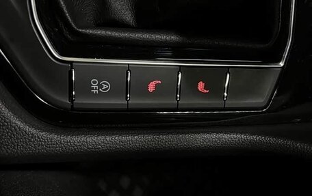 Volkswagen Tiguan II, 2021 год, 2 180 000 рублей, 17 фотография