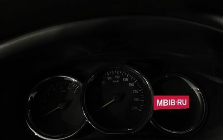 Renault Logan II, 2016 год, 725 000 рублей, 18 фотография