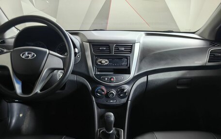 Hyundai Solaris II рестайлинг, 2011 год, 730 000 рублей, 13 фотография