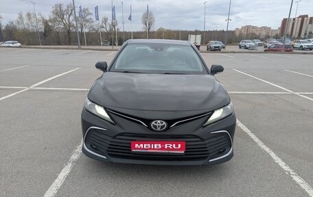 Toyota Camry, 2023 год, 3 000 000 рублей, 1 фотография