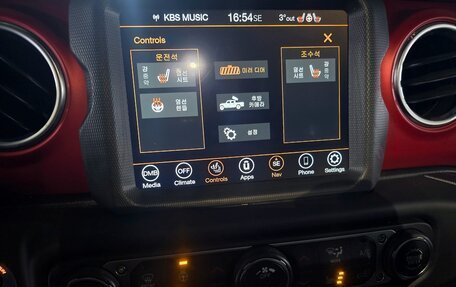 Jeep Gladiator, 2023 год, 5 890 007 рублей, 17 фотография