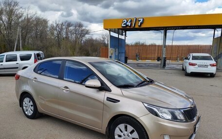 KIA Rio III рестайлинг, 2013 год, 980 000 рублей, 3 фотография