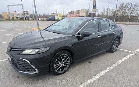 Toyota Camry, 2023 год, 3 000 000 рублей, 2 фотография