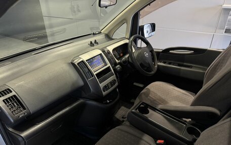 Nissan Serena III, 2006 год, 900 000 рублей, 13 фотография