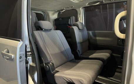 Nissan Serena III, 2006 год, 900 000 рублей, 9 фотография