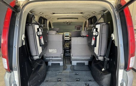 Nissan Serena III, 2006 год, 900 000 рублей, 17 фотография