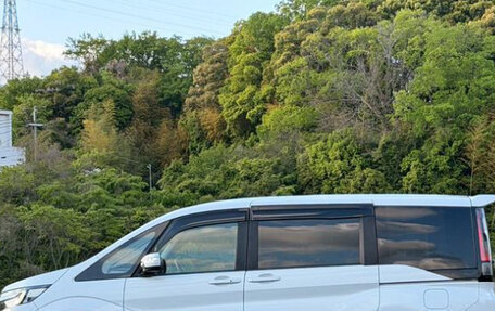 Honda Stepwgn IV, 2021 год, 1 700 000 рублей, 4 фотография