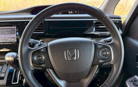 Honda Stepwgn IV, 2021 год, 1 700 000 рублей, 10 фотография