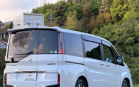 Honda Stepwgn IV, 2021 год, 1 700 000 рублей, 3 фотография