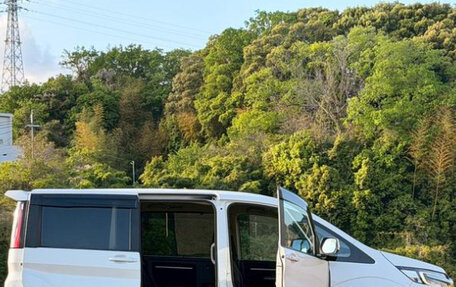 Honda Stepwgn IV, 2021 год, 1 700 000 рублей, 7 фотография